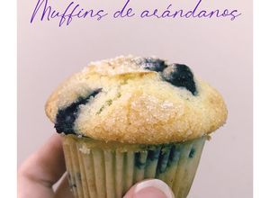 Una foto de Muffins de arándanosSúper fáciles, rápidos y deliciosos! 😋