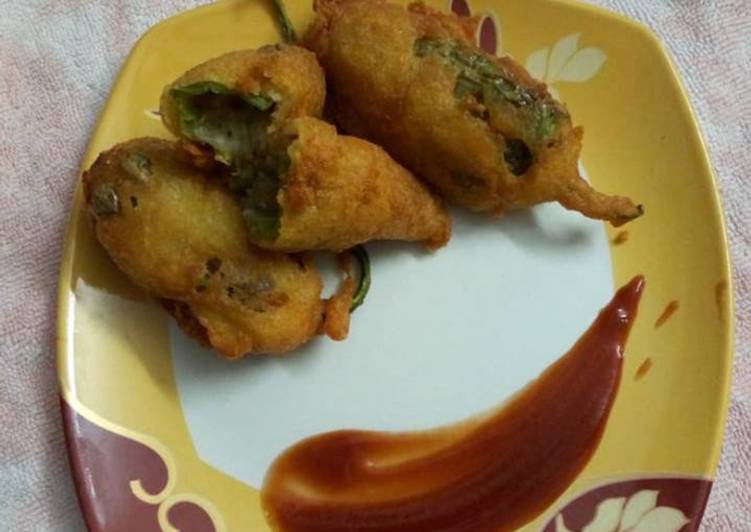 Step-by-Step Guide to Prepare Award-winning Stuffed Mirch pakodas