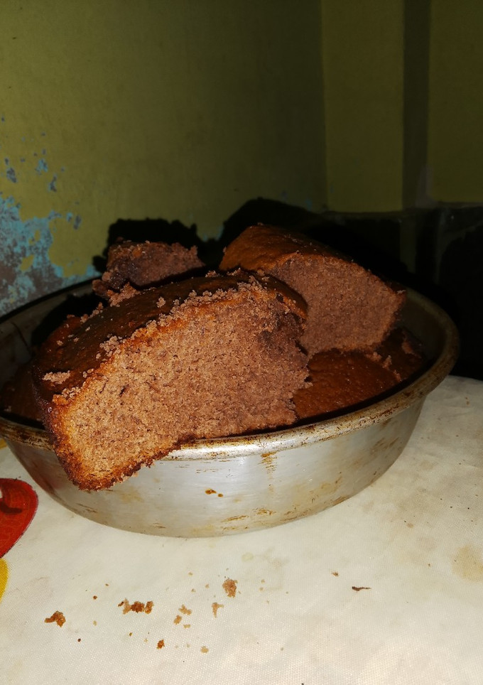 Una foto de Bizcochuelo de chocolate esponjoso y húmedo