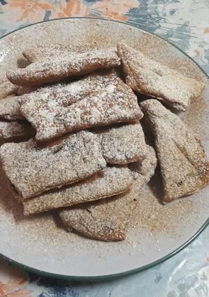 Una foto de Torta frita de manteca y canela