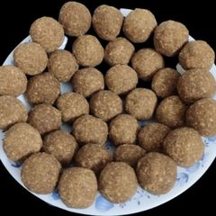 Peanuts gud ka laddu A picture of Peanuts gud ka laddu.