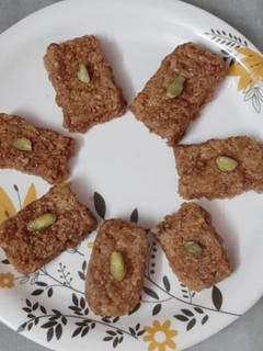 मिल्क केक (Milk cake recipe in hindi) रेसिपी मुख्य फोटो