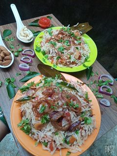 ब्राउनी वेज बिरयानी (Brownie veg biryani recipe in hindi) रेसिपी मुख्य फोटो
