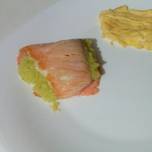 Calabacín con queso fundido y salmón