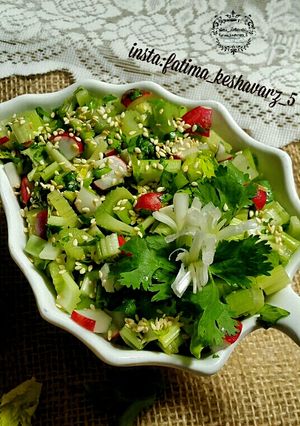 عکسی از دستور سالاد کرفس و گشنیز