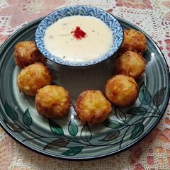 Crispy potato lachcha balls A picture of Crispy potato lachcha balls.