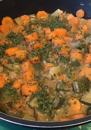 Une photo de Carottes et courgettes au cumin et coriandre