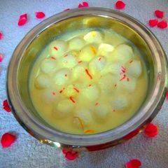 A picture of Rasmalai.