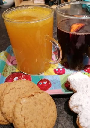 Une photo de Jus d'orange chaud au miel