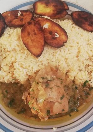 Una foto de Seco de Pollo Ecuatoriano
