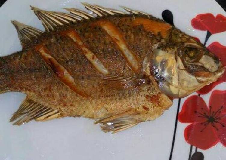 Deep fried tilapia fish