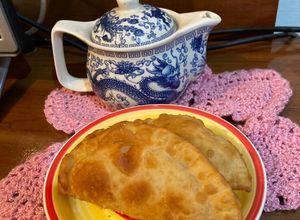 Una foto de Empanadas de quesito Amarillo artesanal
