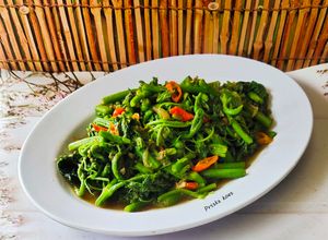 Foto resep Tumis Pucuk Daun Labu Terasi