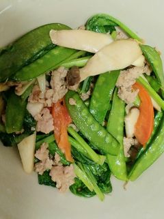 รูปของ ผัดผักรวมหมูสับ เมนูเคลียร์ตู้เย็น