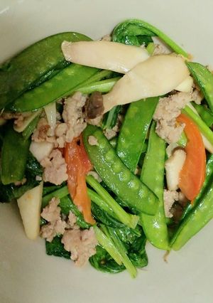 รูปของ ผัดผักรวมหมูสับ เมนูเคลียร์ตู้เย็น