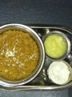 લાપસી(lapsi in gujarati) રેસીપી મુખ્ય ફોટો