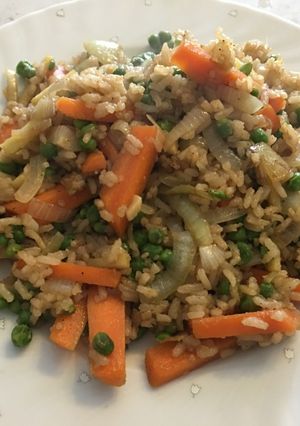 Zöldséges sült rizs recept fotója