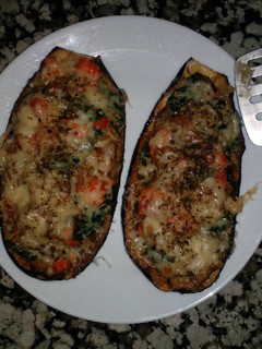Una foto de Berenjenas rellenas de verduras