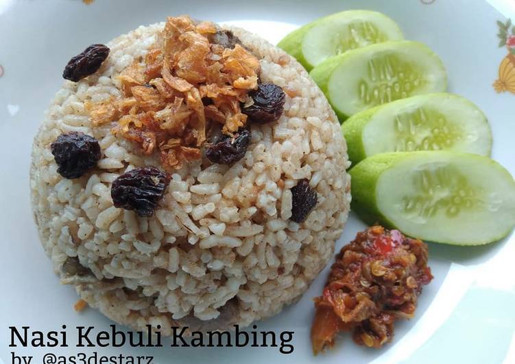 Langkah Mudah untuk Menyiapkan Nasi Kebuli Kambing yang Enak