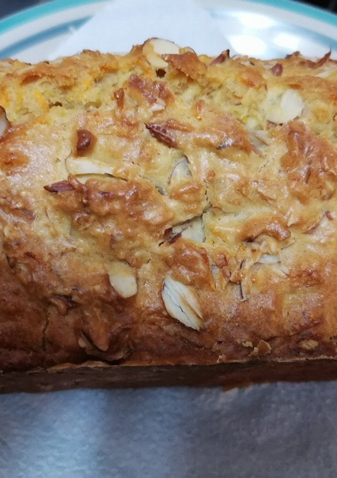 Una foto de Queque tipo budín de zanahoria y manzana