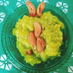 A picture of Lauki ka halwa.
