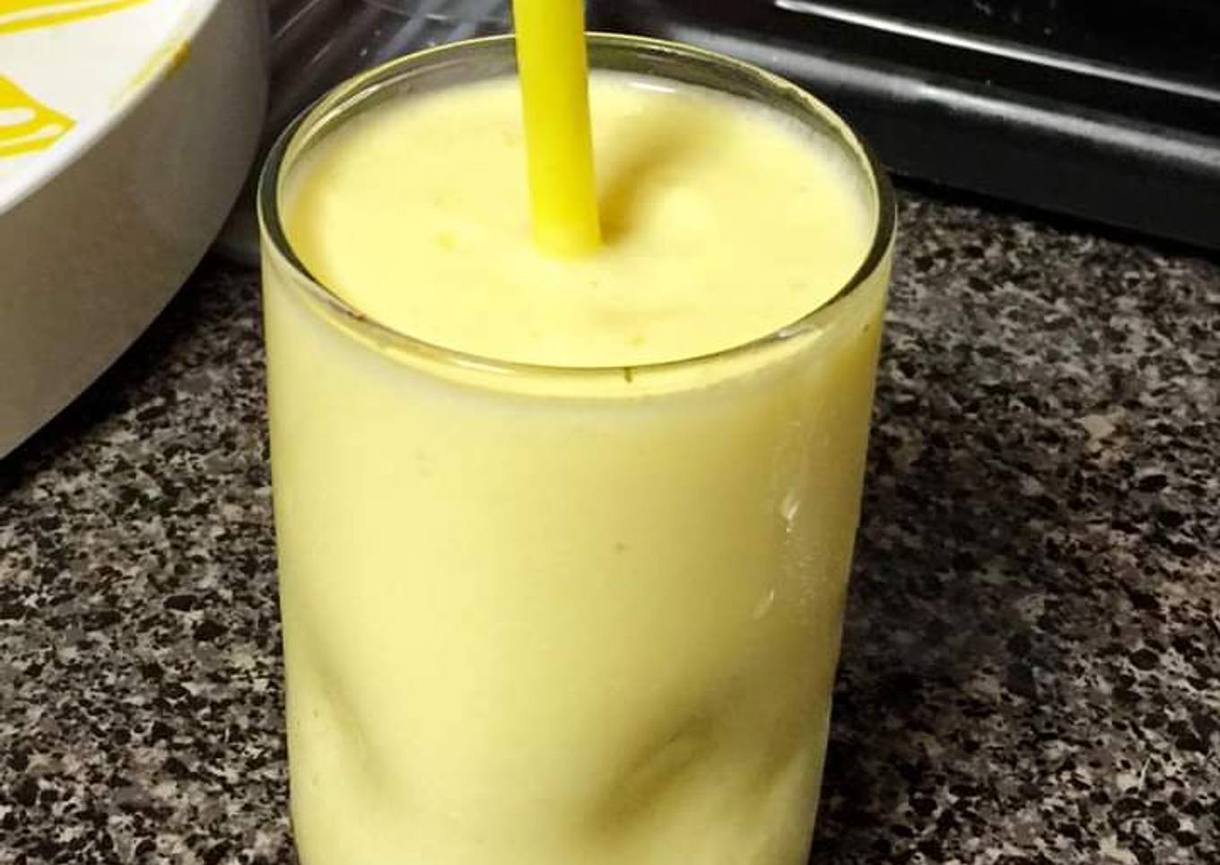 Frozen pineapple and Banana smoothie