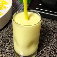 A picture of Frozen pineapple and Banana smoothie.