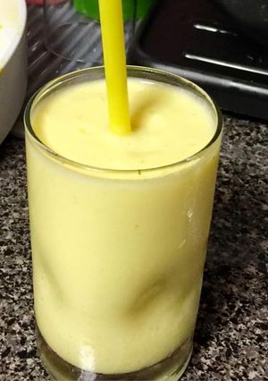 A picture of Frozen pineapple and Banana smoothie.