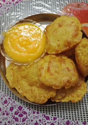 गुजराती रस पूरी (Gujarati ras puri recipe in hindi) रेसिपी मुख्य फोटो