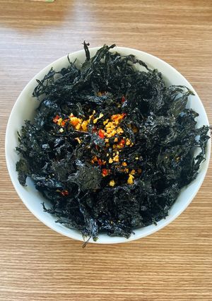 Hình của món Rong biển cháy tỏi.