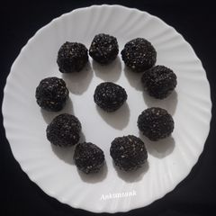 Black sesame ladoo A picture of Black sesame ladoo.
