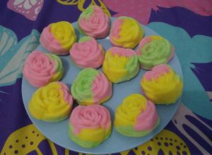 Foto resep Bolu Mawar Rainbow Kukus