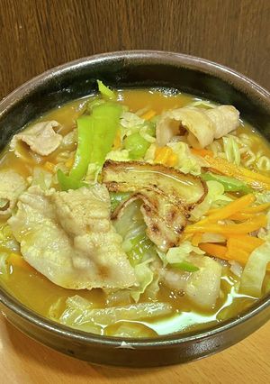 A picture of Curry Ramen with Sari Noodles.