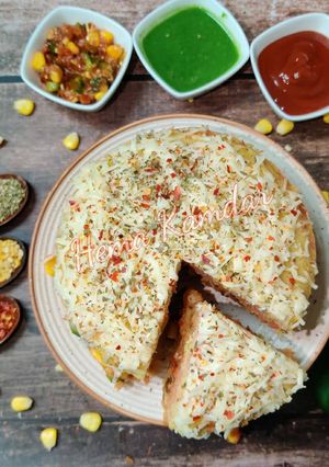બેસન સેવરી કેક (Besan Sevoury Cake Recipe In Gujarati) રેસીપી મુખ્ય ફોટો