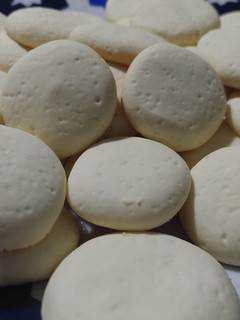 Una foto de Galletitas de maizena + galletitas de algarroba sin gluten