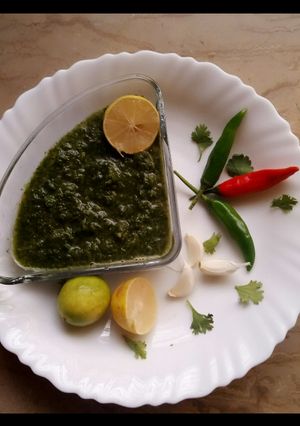 A picture of Green chutni/podena ki chutni.
