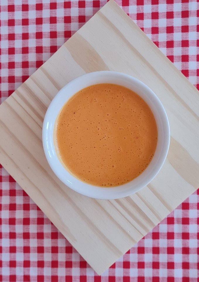 Una foto de Salsa de yogur ácido y morrón rojo 🌮 Salsa saludable para tacos