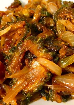 A picture of  bitter gourd curry.