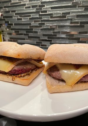 Une photo de Burger raclette