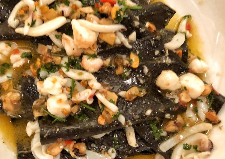 Black handkerchief pasta with cuttlefish, mussels, prawn and chilli Black handkerchief pasta with cuttlefish, mussels, prawn and chilli