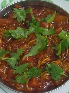 સેવ ટામેટા નું શાક (Sev Tomato Sabji Recipe In Gujarati) રેસીપી મુખ્ય ફોટો