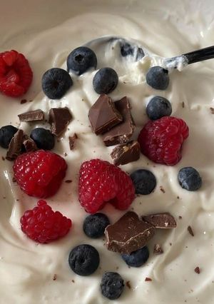 Foto de Iogurte com Fruta e Chocolate