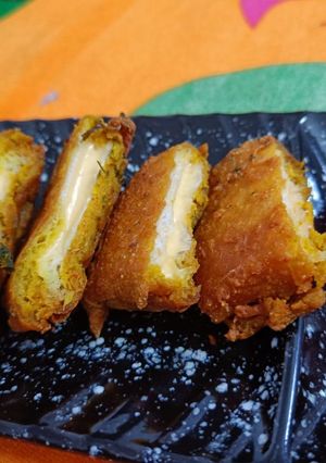 A picture of Cheesy Bread Pakoda.