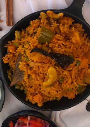 વેજ મસાલા ભાત(veg masala Bhat in Gujarati) રેસીપી મુખ્ય ફોટો