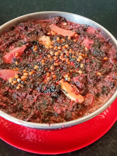 பலா கொட்டை சிவப்பு கீரை கூட்டு(palakkottai sivappu keerai koottu recipe in tamil) செய்முறை முக்கிய புகைப்படம்