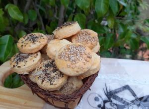 Una foto de Galletas de Queso con topping de Semillas