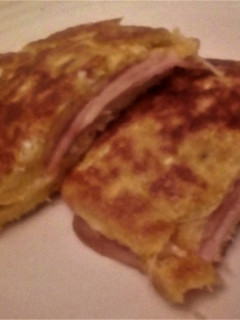 Una foto de Tortilla Francesa de Jamón y Queso🧀