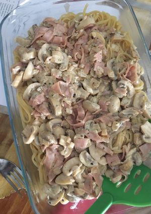 Una foto de Salsa de champiñones con jamón