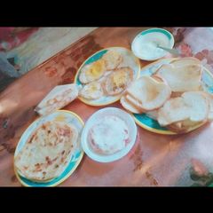 A picture of Paratha bread egg🍳🍞.