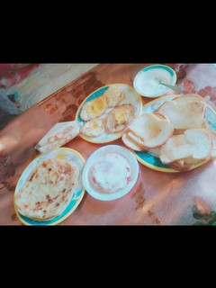 A picture of Paratha bread egg🍳🍞.